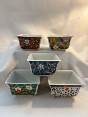 5-Arita Daiichi Toki assorted small square bowls